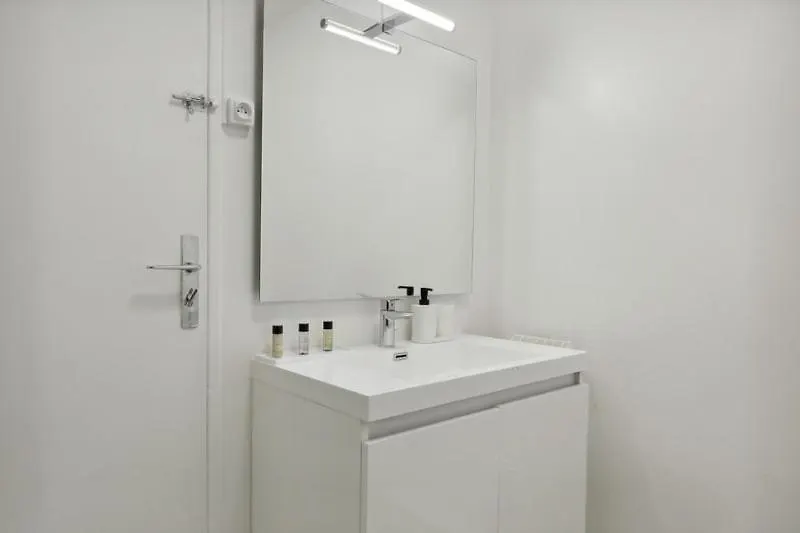 Cosy And Renovated Studio In Heart Of Paris Xvieme Appartement